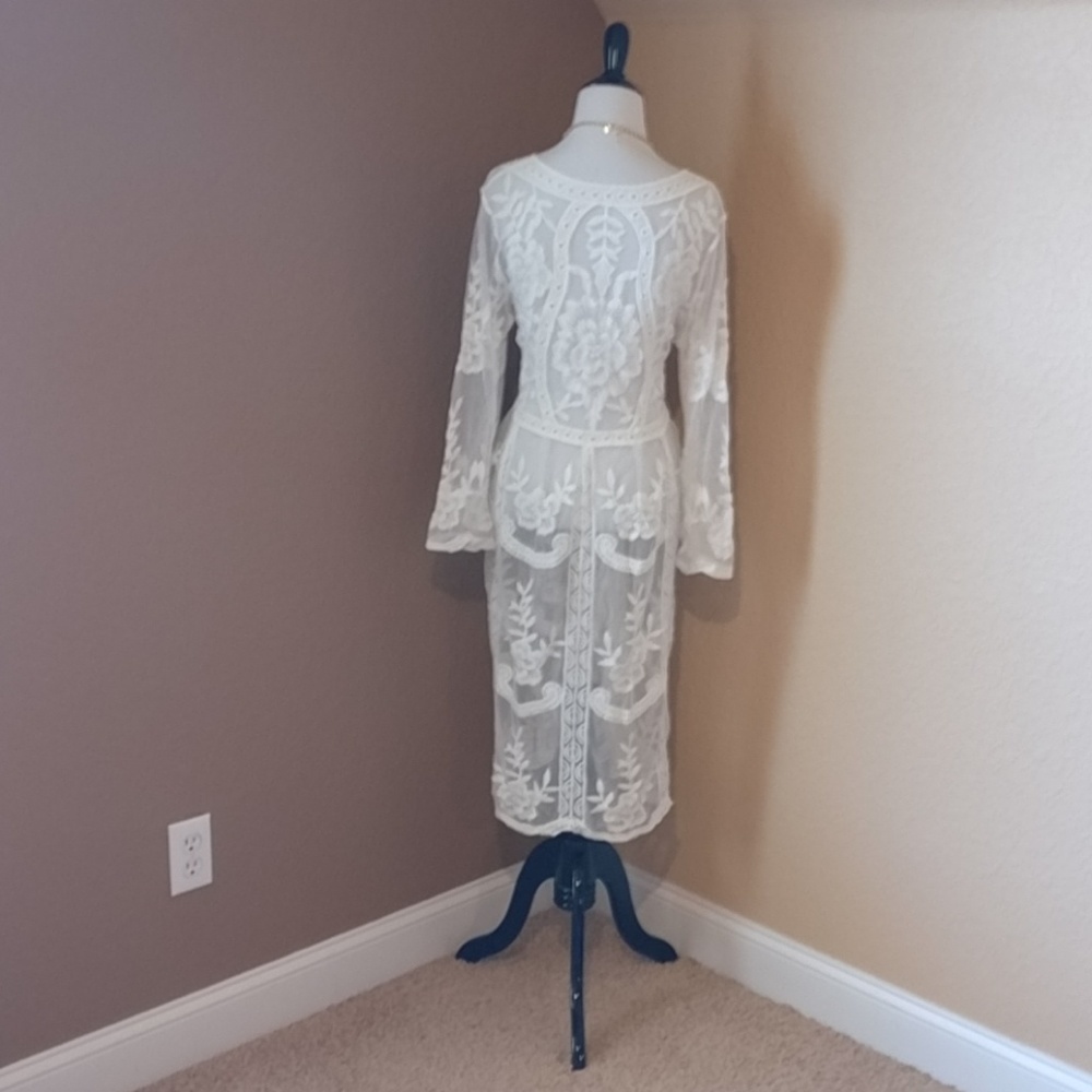Beautiful Boho Lace Maternity Photoshoot Gown - Picture 6 of 7